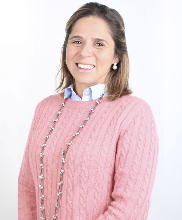 Nádia Gonçalces Alvarenga